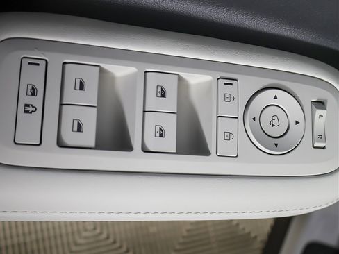 Certified 2025 Hyundai Santa Fe Limited image 41