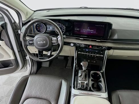 Used 2024 Kia Carnival EX FWD image 19