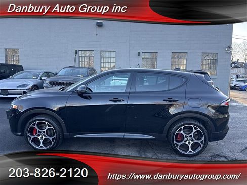 Used 2024 Alfa Romeo Tonale Veloce image 3