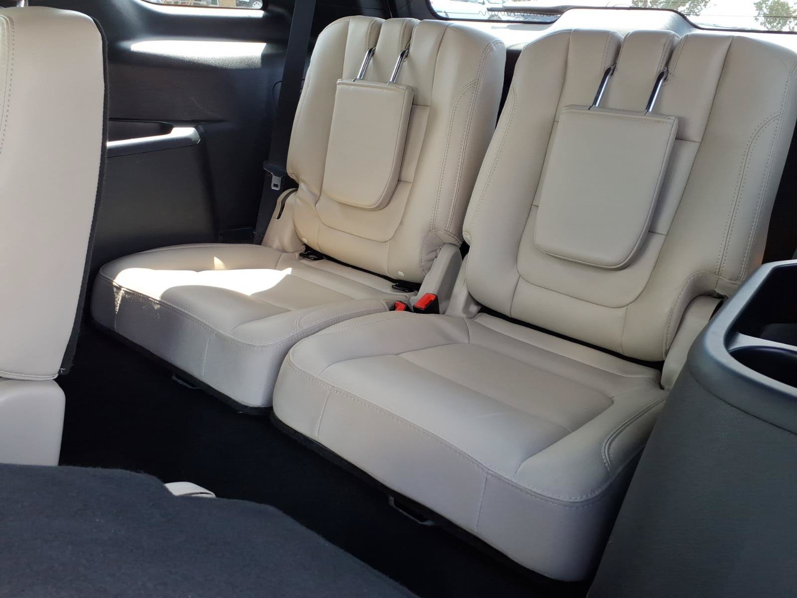 Used 2018 Ford Explorer Limited w/ Ford Safe & Smart Package FWD image 18