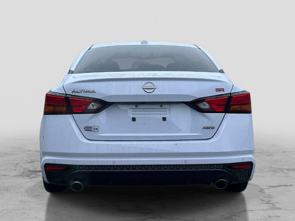 Certified 2024 Nissan Altima 2.5 SR w/ SR Premium Package AWD/4WD image 4