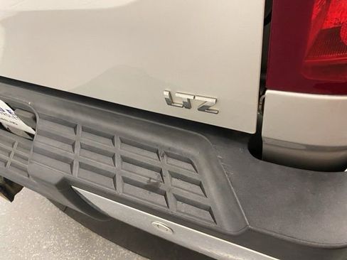 Used 2011 Chevrolet Silverado 2500 LTZ w/ LTZ Plus Package AWD/4WD image 30