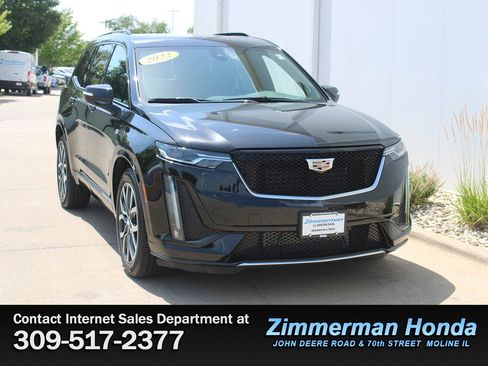 Used 2022 Cadillac XT6 Sport AWD/4WD image 3