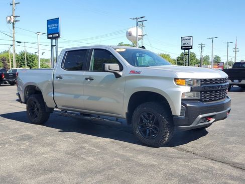 Used 2020 Chevrolet Silverado 1500 Custom Trail Boss w/ Custom Convenience Package AWD/4WD image 2