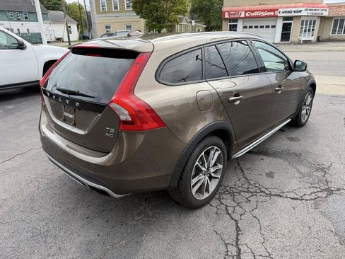 Used 2016 Volvo V60 T5 Cross Country w/ Climate Package AWD/4WD image 4