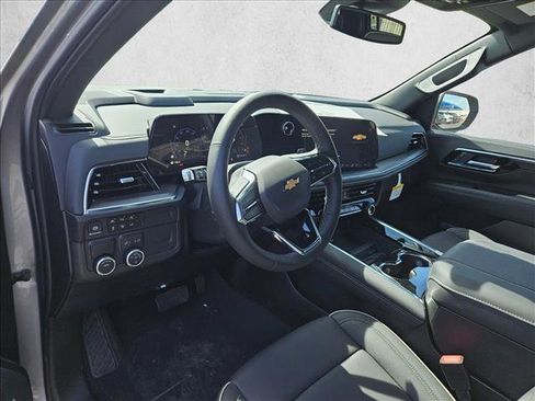 New 2026 Chevrolet Suburban Premier image 4
