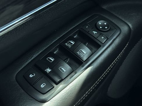 Used 2016 Jeep Grand Cherokee Overland AWD/4WD image 22