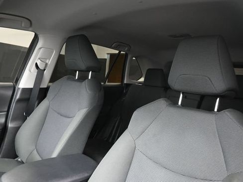 Used 2022 Toyota RAV4 LE FWD image 7