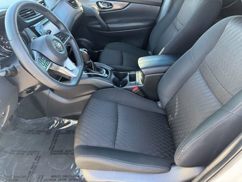 Certified 2020 Nissan Rogue SV FWD image 15