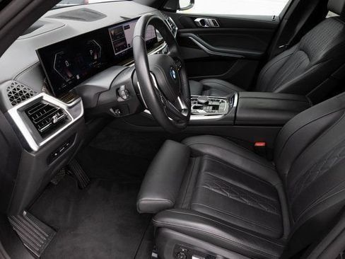 Used 2025 BMW X5 xDrive50e AWD/4WD image 2