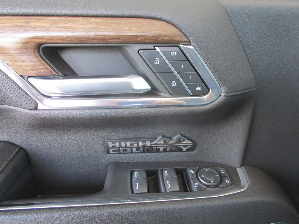 Used 2023 Chevrolet Silverado 1500 High Country w/ High Country Premium Package AWD/4WD image 35