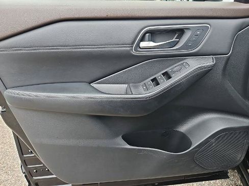 Certified 2023 Nissan Rogue Platinum w/ Platinum Premium Package AWD/4WD image 14