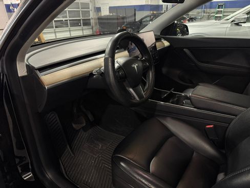 Used 2021 Tesla Model Y Long Range image 19