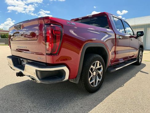 Used 2022 GMC Sierra 1500 SLT w/ SLT Premium Plus Package AWD/4WD image 5