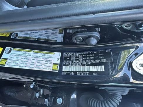 Used 2024 Toyota Corolla Cross XLE AWD/4WD image 42