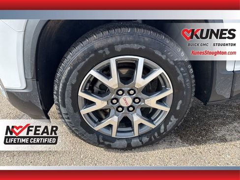 Used 2023 GMC Acadia SLT image 19