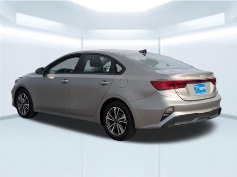 Used 2024 Kia Forte LXS FWD image 4