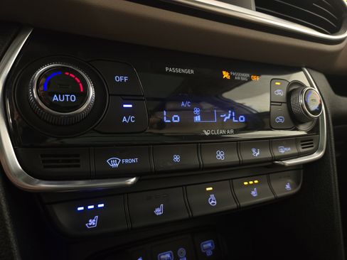 Used 2020 Hyundai Santa Fe Limited image 29