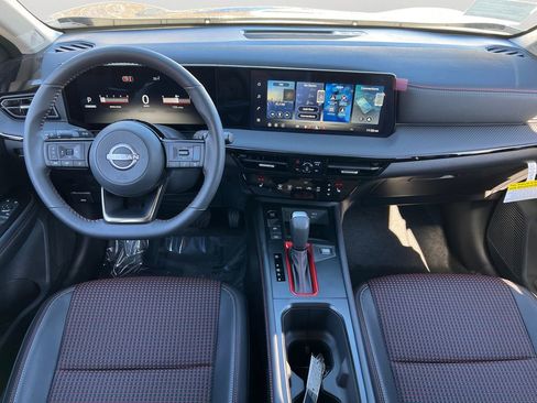 Used 2026 Nissan Kicks SR w/ SR Premium Package image 11