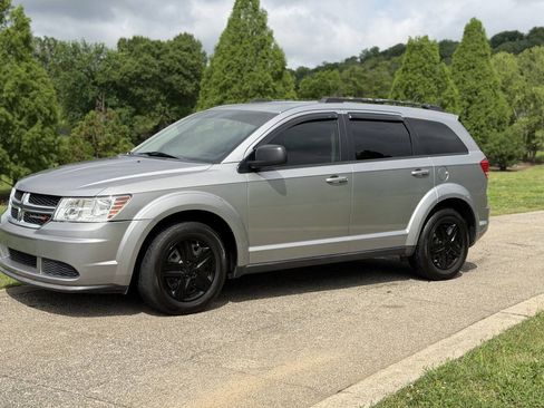 Used 2017 Dodge Journey SE FWD image 4