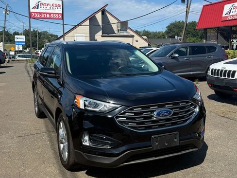 Used 2020 Ford Edge Titanium image 3
