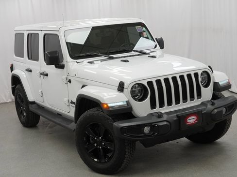 Certified 2022 Jeep Wrangler Unlimited Sahara image 9