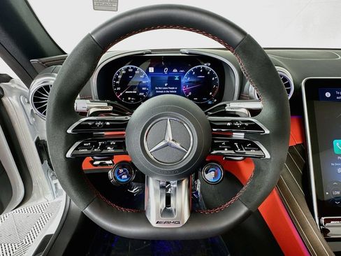 Used 2026 Mercedes-Benz SL 43 AMG w/ Driver Assistance Package image 11