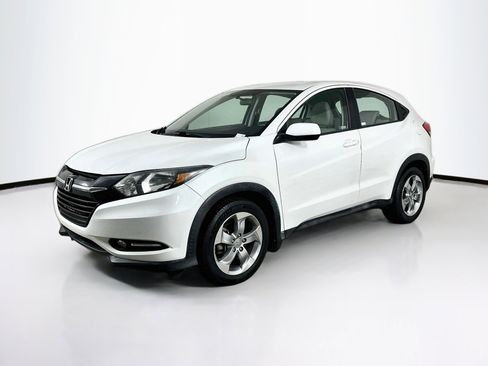 Used 2018 Honda HR-V LX image 3