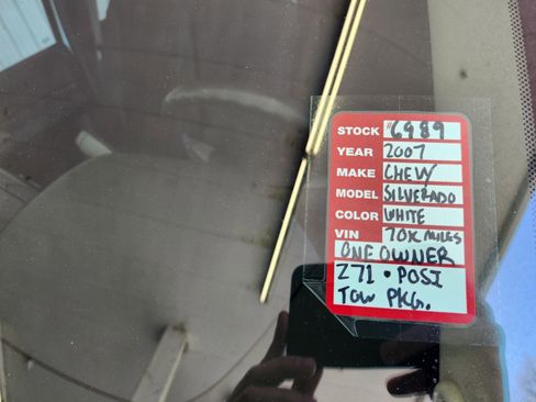 Used 2007 Chevrolet Silverado 1500 LT w/ 1LT Convenience Package AWD/4WD image 13