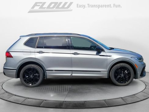Certified 2022 Volkswagen Tiguan SE R-Line FWD image 10