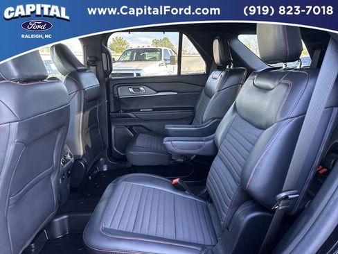 Certified 2025 Ford Explorer ST-Line w/ Premium Package AWD/4WD image 18
