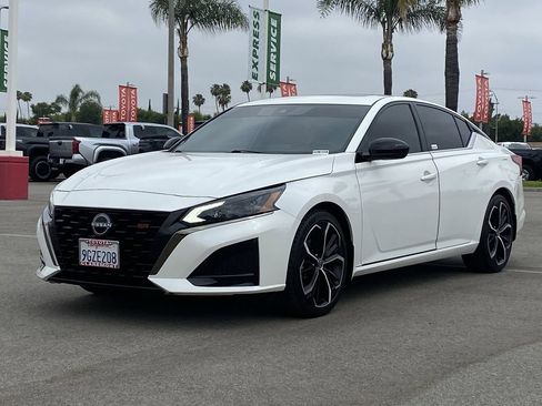 Used 2023 Nissan Altima 2.5 SR w/ SR Premium Package FWD image 37