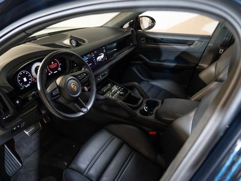 Certified 2024 Porsche Cayenne Turbo GT AWD/4WD image 4