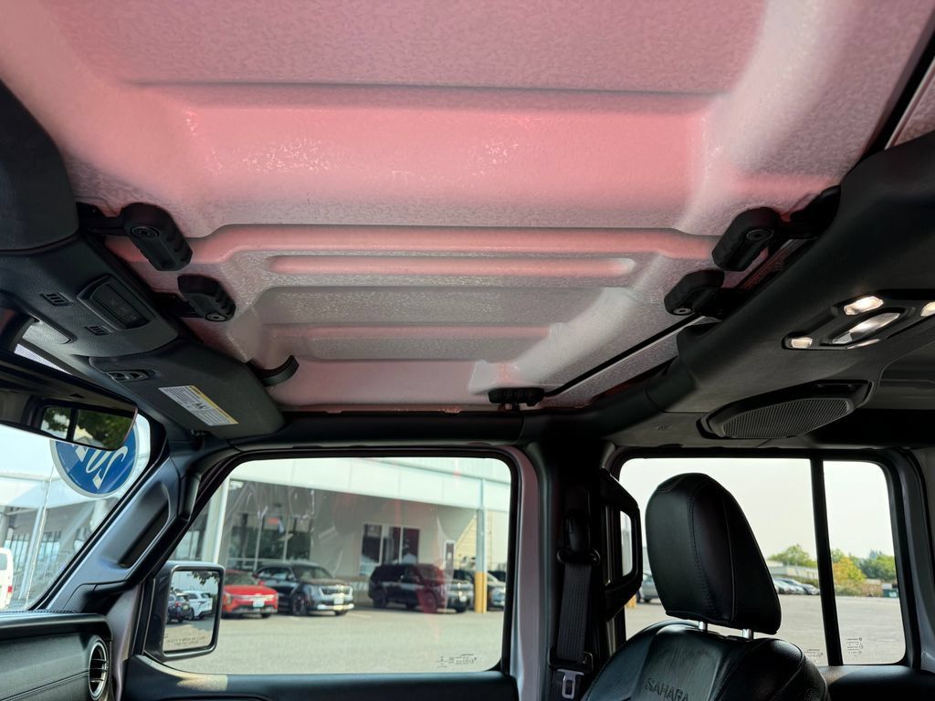 Used 2021 Jeep Wrangler Unlimited Sahara w/ Cold Weather Group AWD/4WD image 17