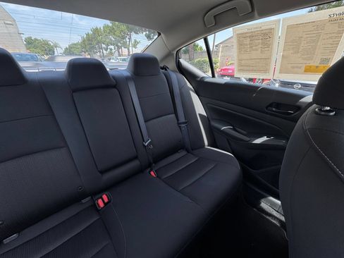 Used 2025 Nissan Altima 2.5 SV FWD image 33