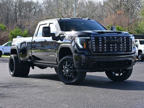 Used 2024 GMC Sierra 3500 Denali Ultimate image 2