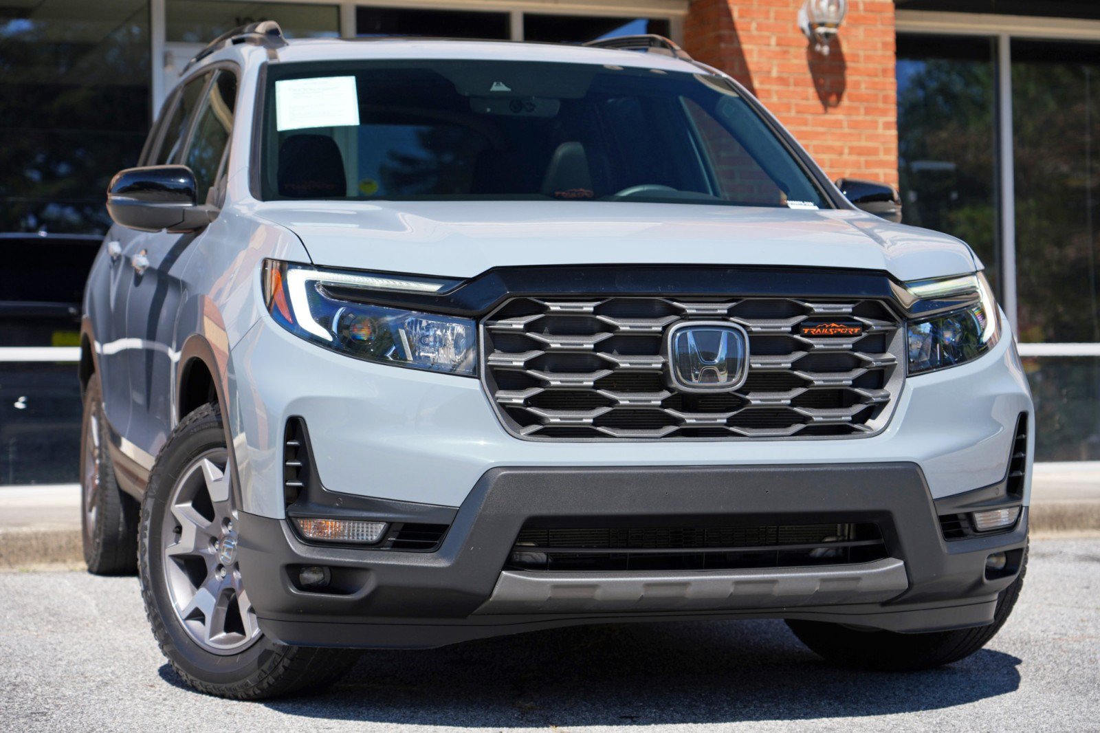 Used 2022 Honda Passport TrailSport image 2