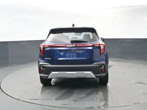 New 2026 Kia Seltos LX FWD image 4