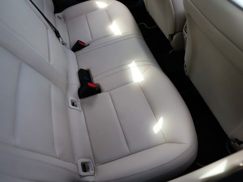 Used 2019 Mercedes-Benz CLA 250 image 16