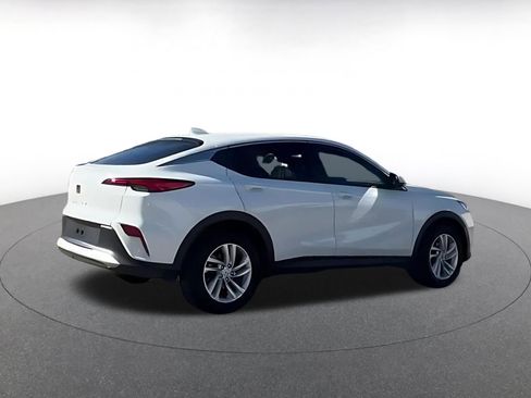 Used 2025 Buick Envista Preferred image 3