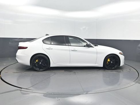 Used 2021 Alfa Romeo Giulia Ti w/ Nero Edizione RWD image 32