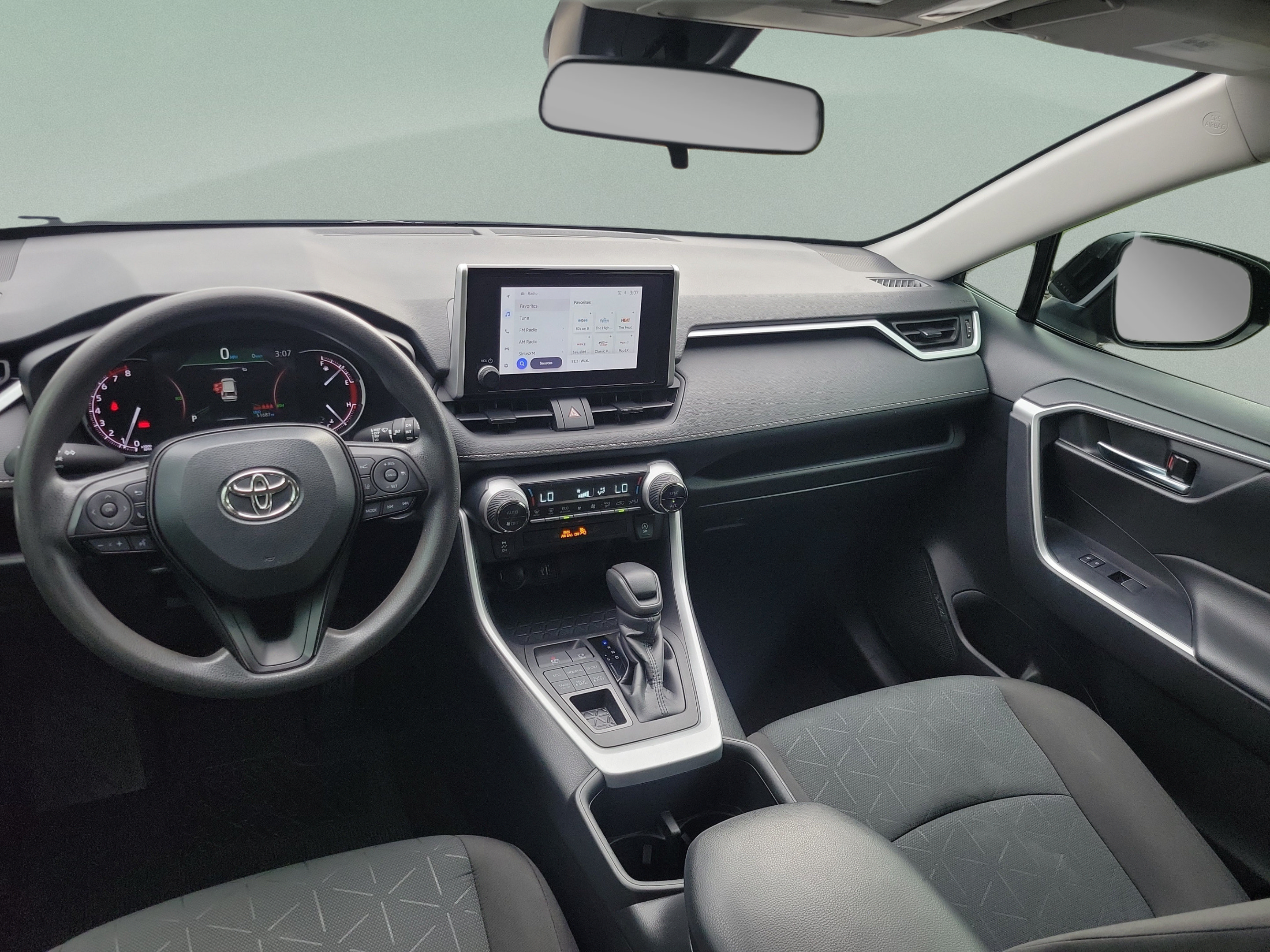 Used 2024 Toyota RAV4 XLE AWD/4WD image 21