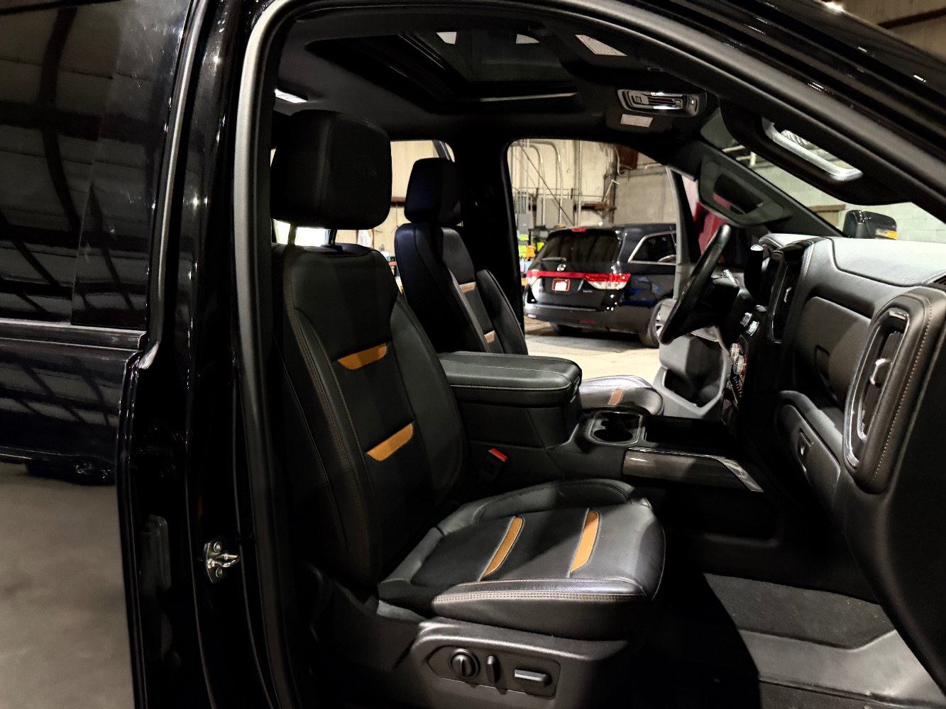 Used 2023 GMC Sierra 2500 AT4 w/ AT4 Preferred Package AWD/4WD image 26