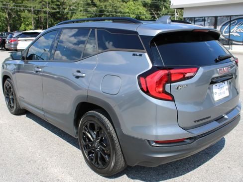 Used 2021 GMC Terrain SLE w/ Elevation Edition FWD image 8