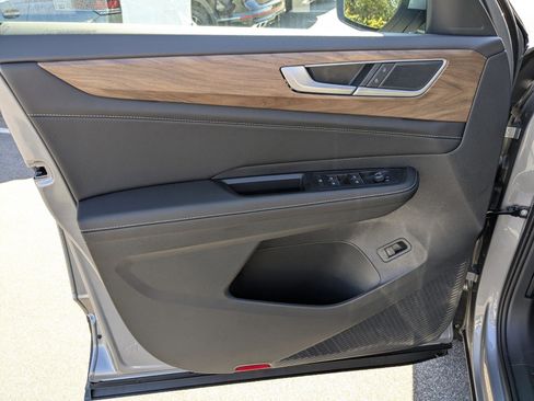 New 2026 Volkswagen Atlas SE image 11