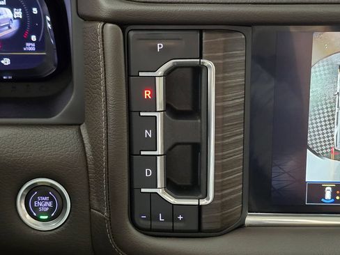 Used 2022 GMC Yukon XL Denali AWD/4WD image 37