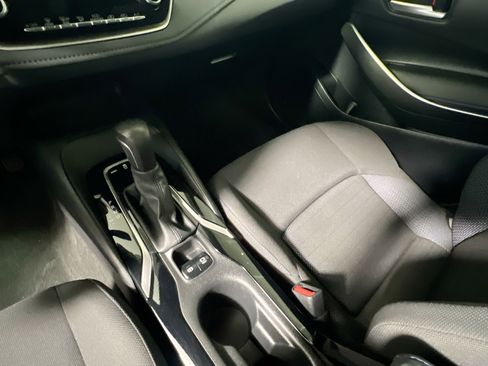 Used 2021 Toyota Corolla SE FWD image 25