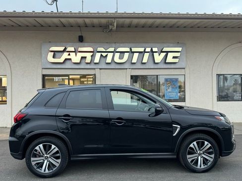 Used 2024 Mitsubishi Outlander Sport SE image 3