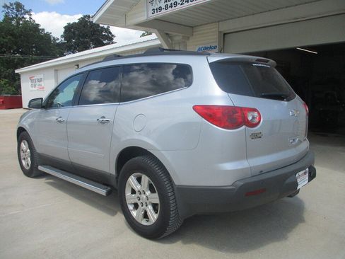 Used 2012 Chevrolet Traverse LT FWD image 14