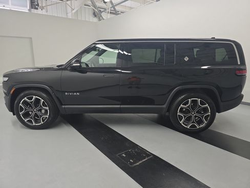 Used 2024 Rivian R1S Adventure AWD/4WD image 2